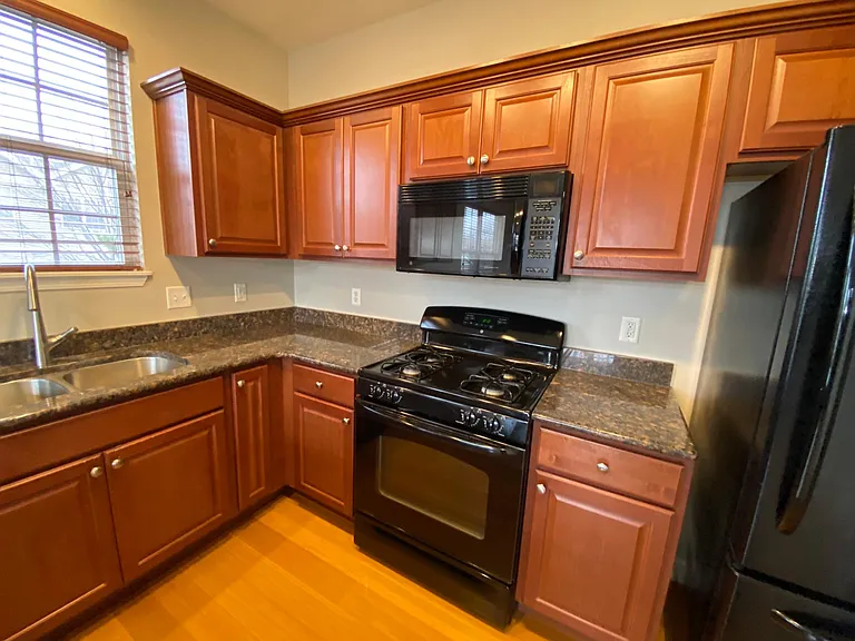 1626 White Oak Trl — Photo 3