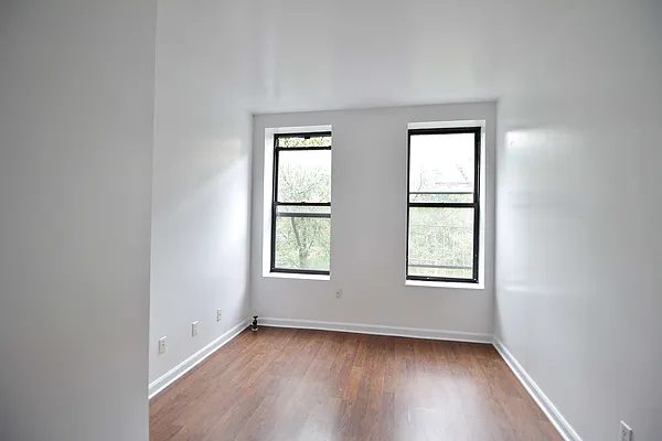 Rented by Julianna Realty Corp | media 22