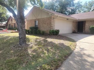 2504 Highgate Dr, Arlington, TX 76016