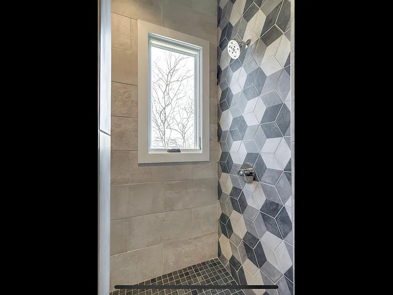 1011B Southside Ave — Photo 15