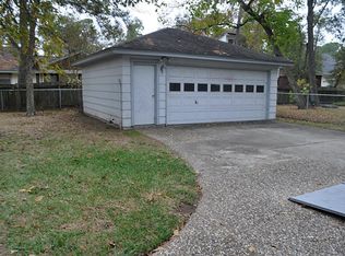 939 Hackberry St, La Porte, TX 77571