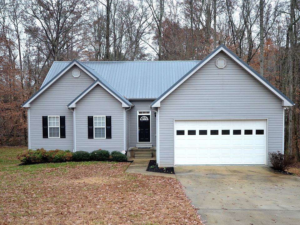1st image of 105 Oak Hill Dr