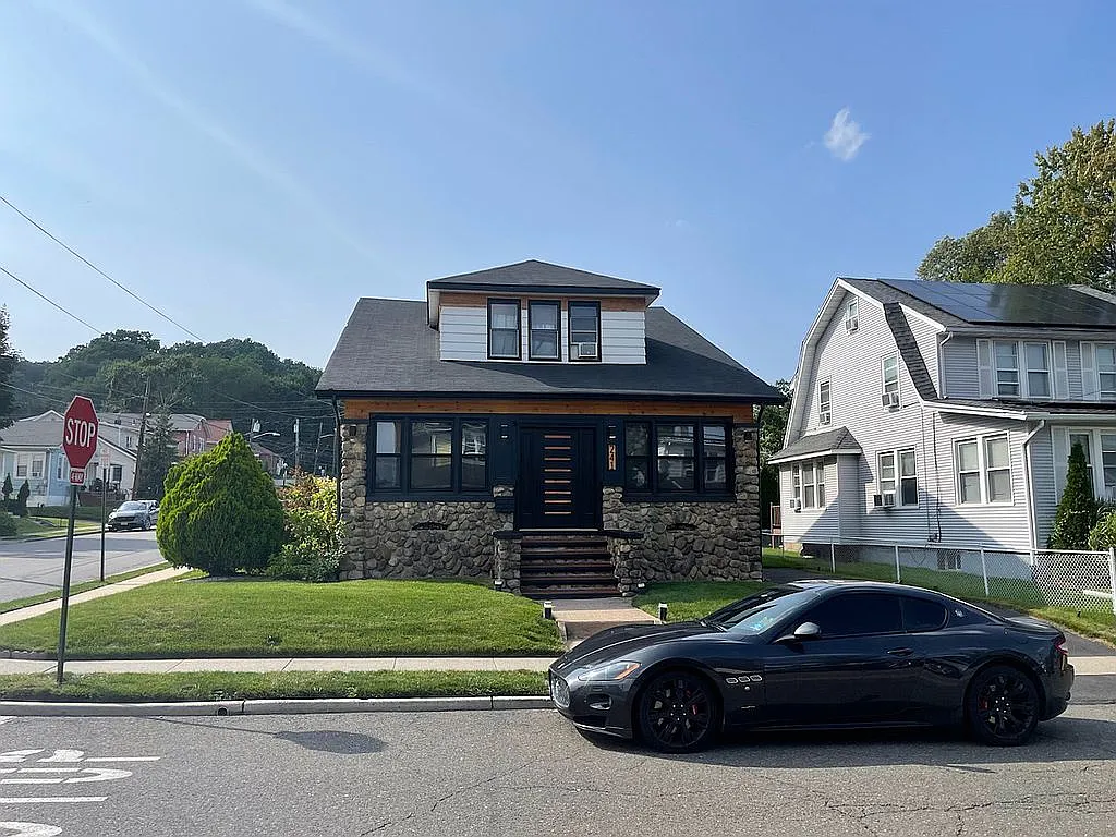 241 Granite Ave photo 1