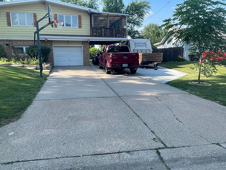 10618 Hilltop Rd — Photo 2