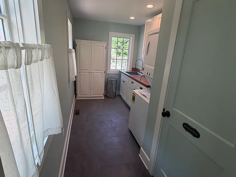 Mudroom / Laundry room and half bath