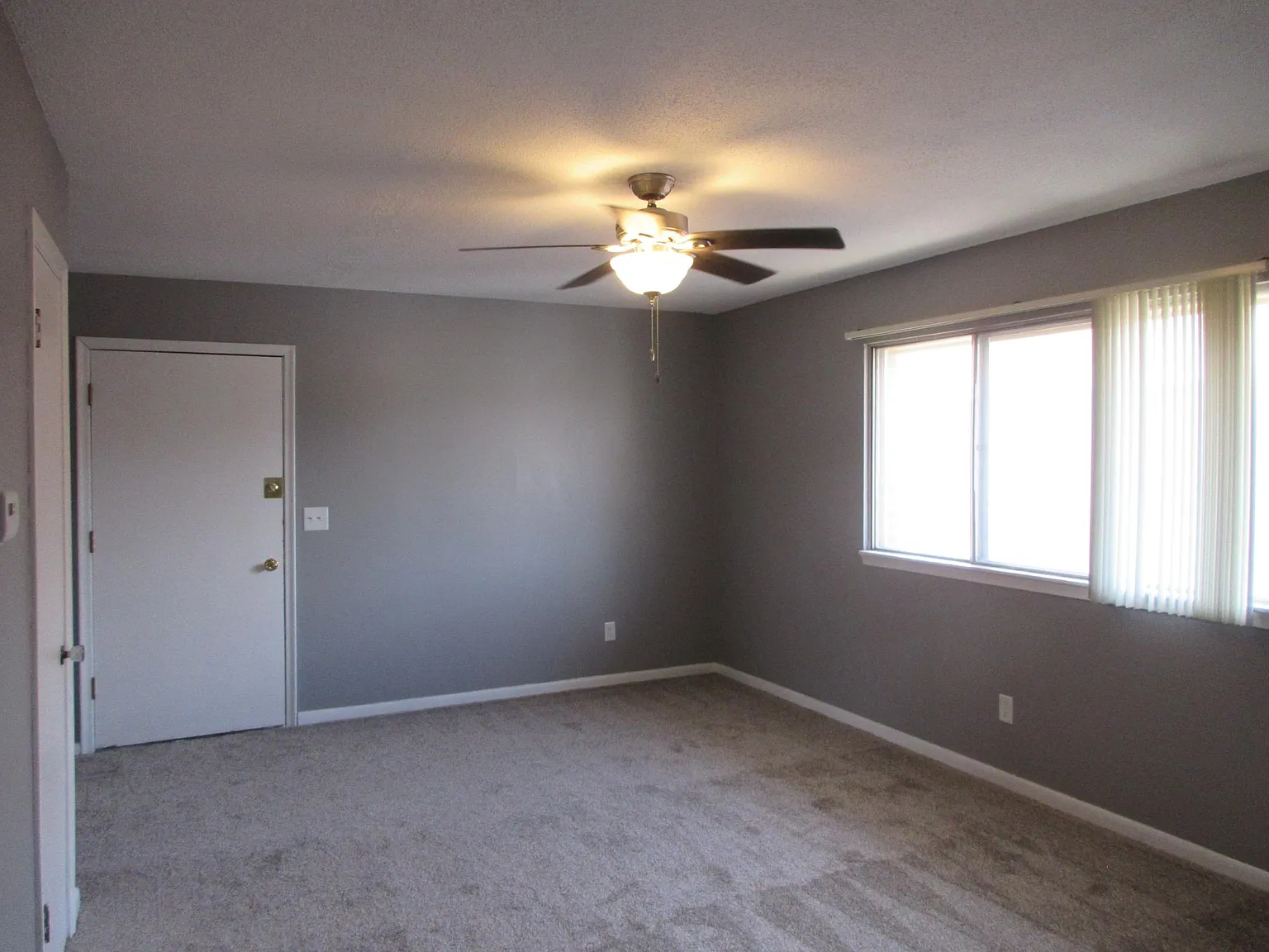4729 California St — Photo 4