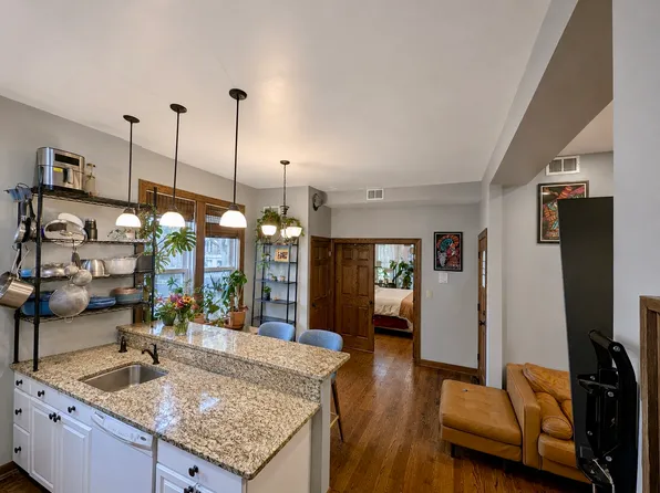 2648 W Rice St #2F, Chicago, IL 60622