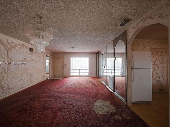 5th image of 4531 SW 20th St