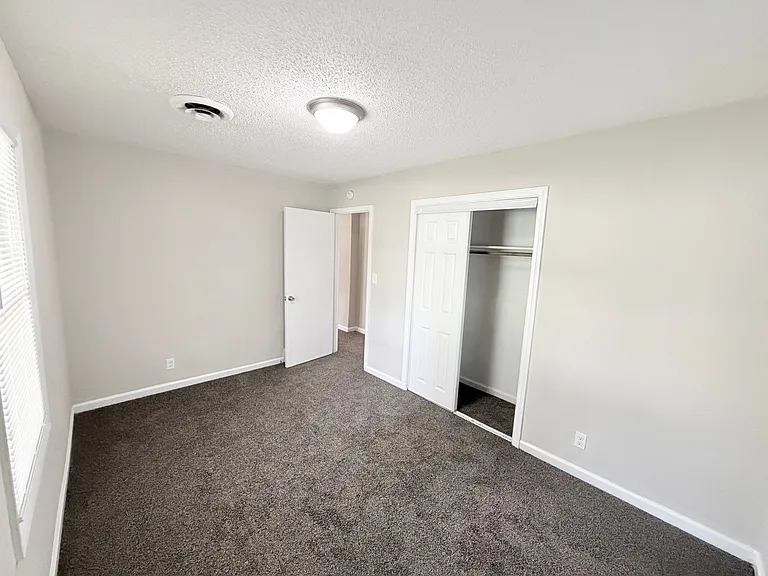 6534 Kimball Ave — Photo 8