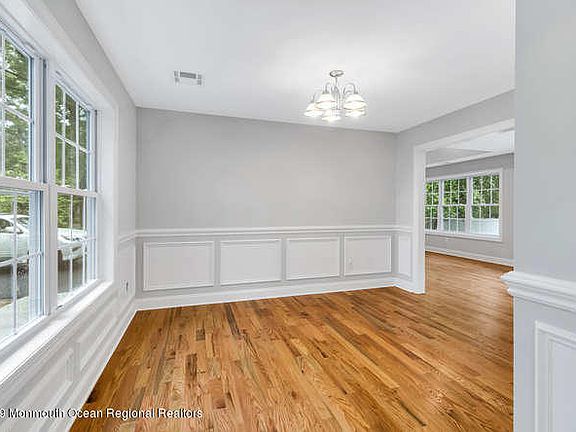 5th image of 350 Iroquois Dr
