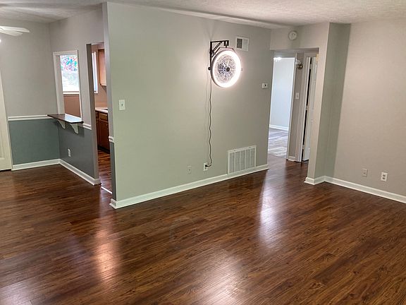 3rd image of 1501 Cowling Ave APT 3
