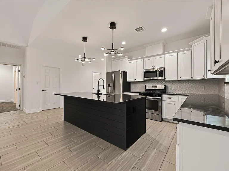 1343 Alpha Ln — Photo 17