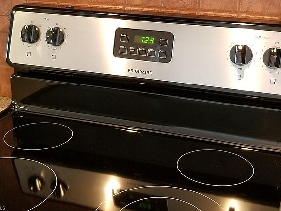 5th image of 3041 Sandpiper Bay Cir APT H301