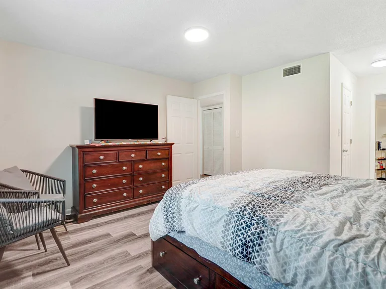 1900 Harris St #1 — Photo 24