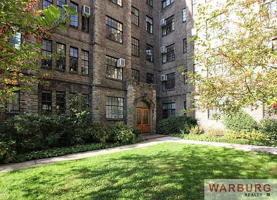 Sold by Warburg | media 17