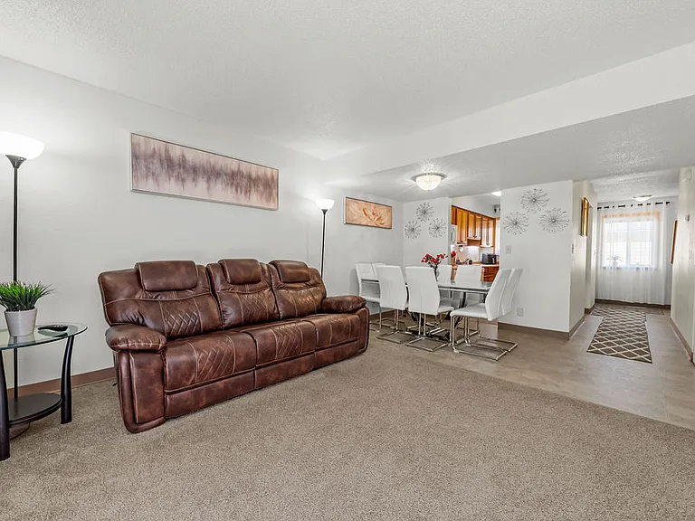 Chowen Bend Townhomes — Photo 11