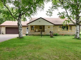 5610 W Bonniwell Rd, Mequon, WI 53097