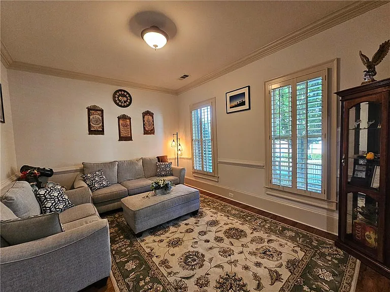 10924 Waters Rd — Photo 5