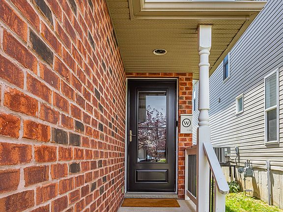 4th image of 1429 Aspenridge Cres