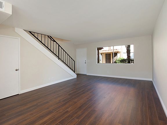 5th image of 907 N Fig St APT B