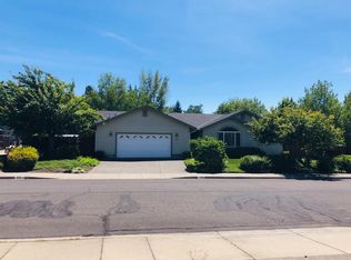 985 SW Princeton Pl, Grants Pass, OR 97527