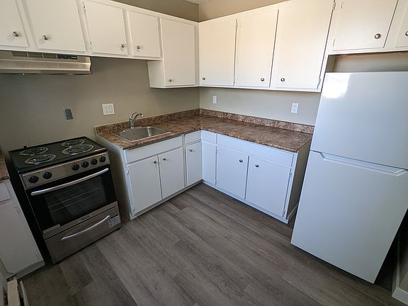 5th image of 1906 22nd St W