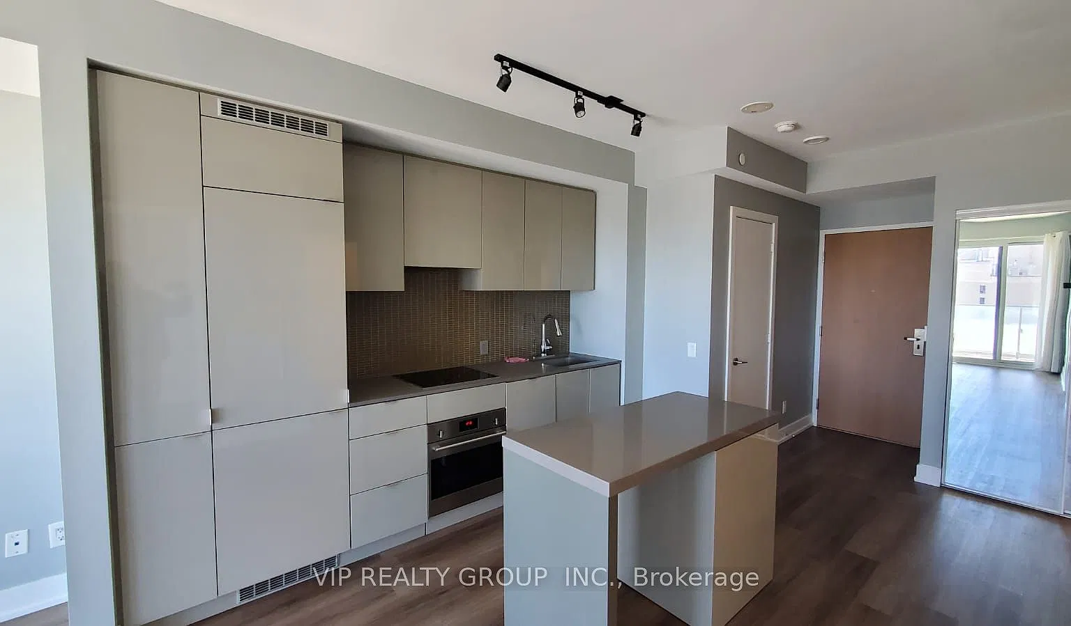 2 bed, $2,700 — Photo 4