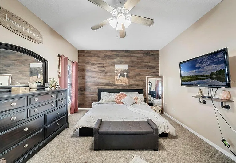 318 Clydesdale Cir — Photo 17