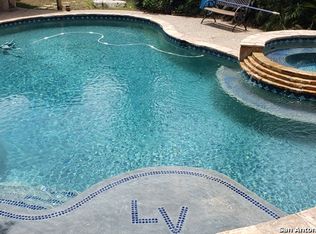 359 Bear Ridge Dr, La Vernia, TX 78121