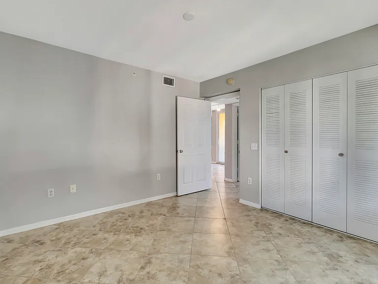 116 Villa Cir #116 — Photo 21