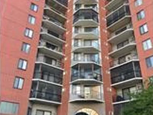 6500 Woodlake Dr APT 401, Richfield, MN 55423