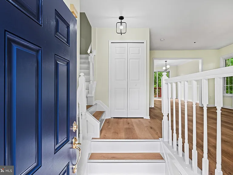 2615 Chivalry Ct — Photo 4