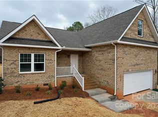 3660 Maple Brook Dr, Denver, NC 28037