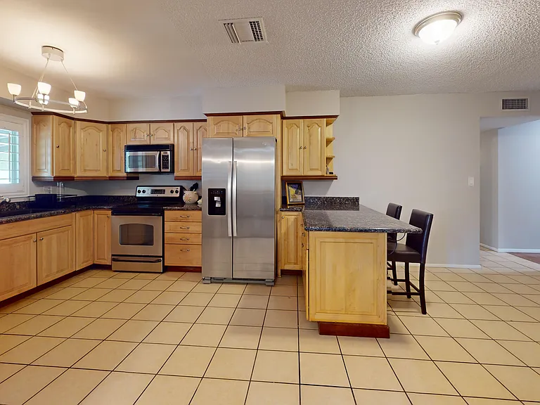 2080 E Greenway Dr #2 — Photo 7