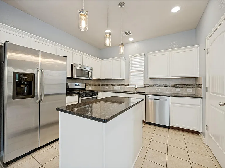 138 Wainscot Oak Way — Photo 2
