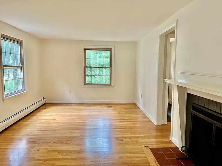 2 Hemlock Hill Rd — Photo 5