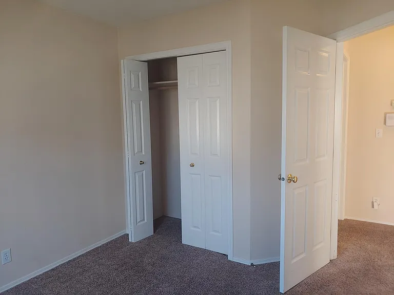 2013 W Eaglecrest Dr — Photo 9