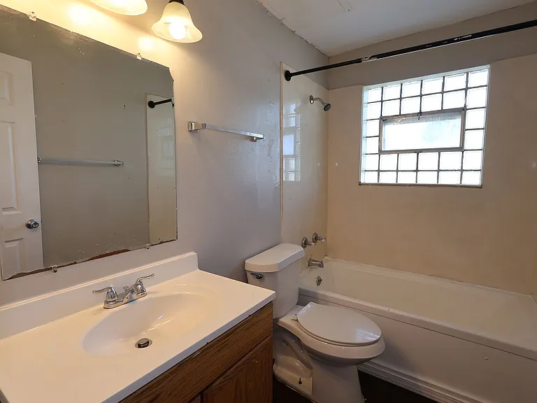 418 N Dade Ave — Photo 11