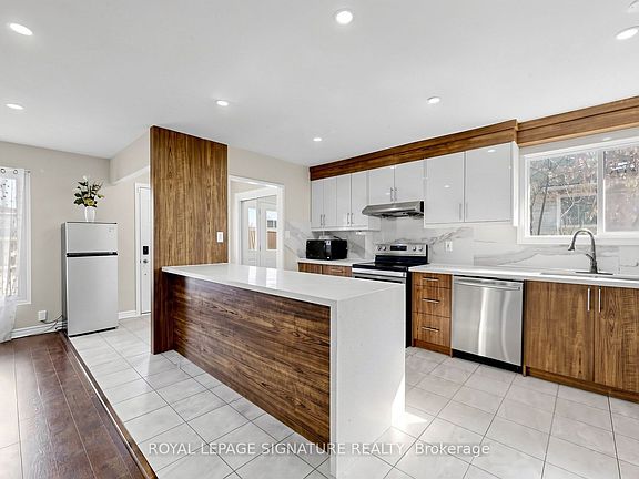 2nd image of 15 Gainsborough Rd