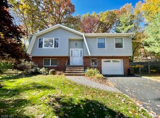 15 Dover Milton Rd, Oak Ridge, NJ 07438