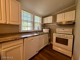 106 Jesse Dee St — Photo 5