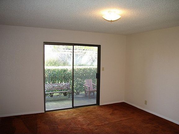 4th image of 208 Vista Ct