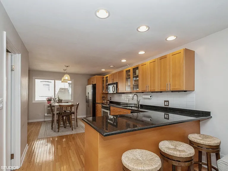 3732 N Pine Grove Ave #2BC — Photo 2