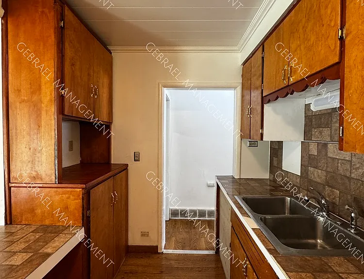 3201 Woodrow Ave — Photo 1