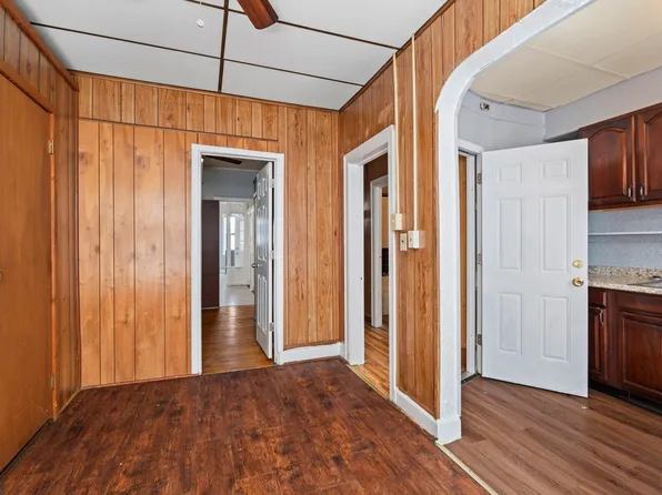 61 Clendenny Avenue image 10 of 20