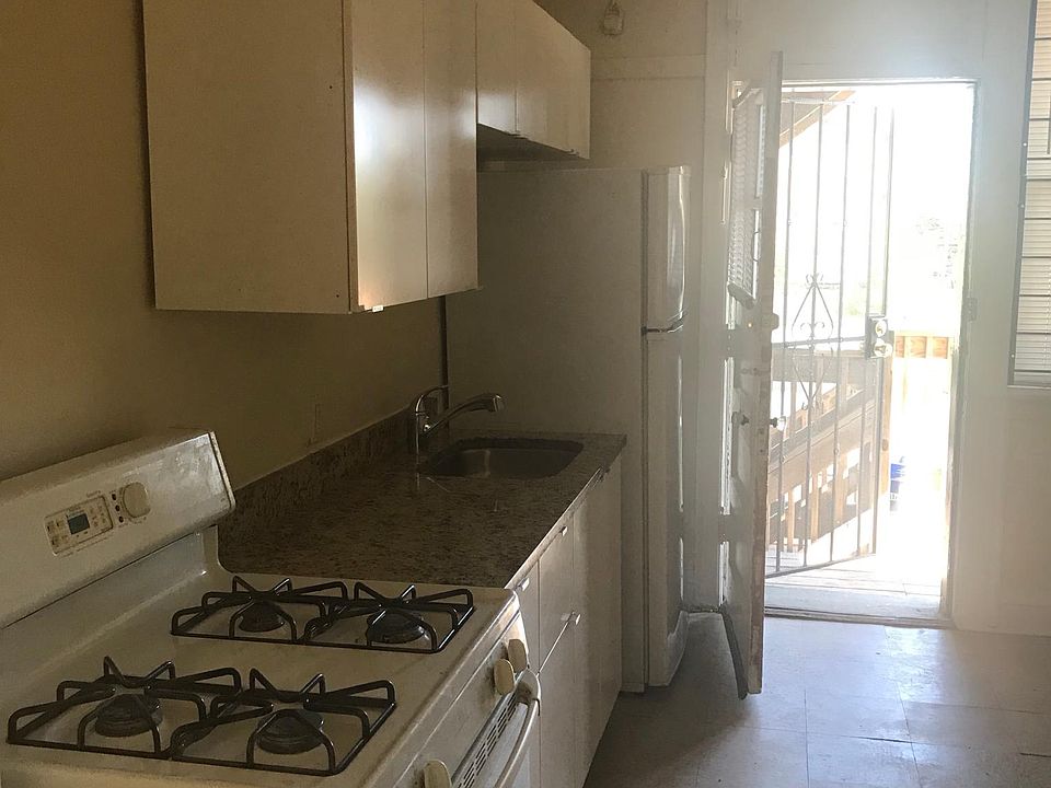 2nd image of 214 E 71st St