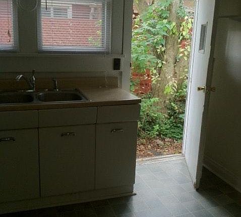 3rd image of 525 Meridian St