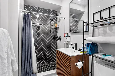 Rented by Safdie Realty Group