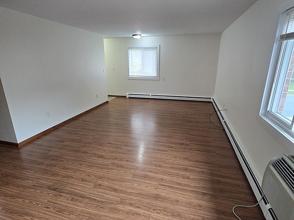3rd image of 1316 Kilbourn Ave
