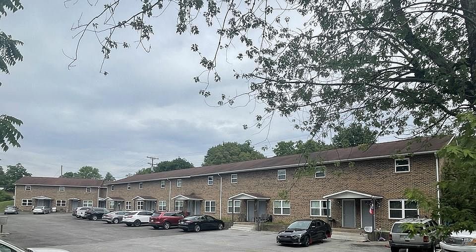1st image of 705 W Broadway St